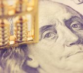 ترقب اجتماع اللجنة الفيدرالية اليوم وأثره على الدولار الأمريكي